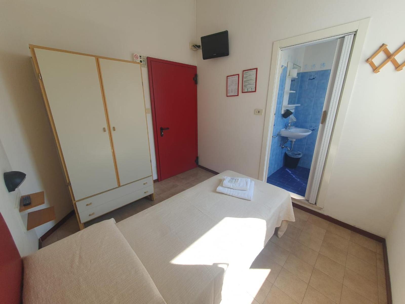 Hotel Ideale Young People Under 40 Rimini Dış mekan fotoğraf